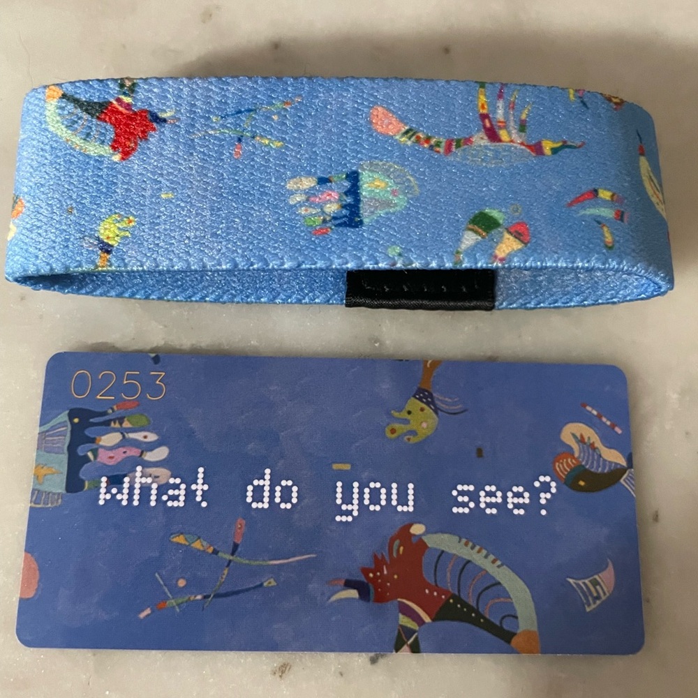 NEW - ZOX “What Do You See?” Size Medium Wristband and Collectible Card